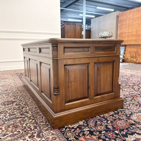 Klassiek-Engels-Antiek-Oud-Chesterfield-Bureau-Desk-met-Achterschot-Groen-Leder