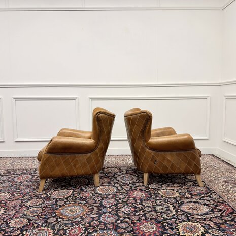 Klassiek-Engels-Antiek-Oud-Chesterfield-Aviator-Fauteuils-Schaapleder-Set