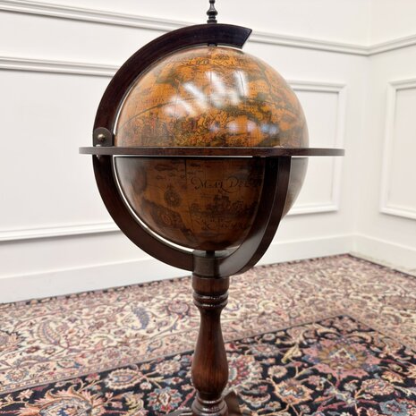 Klassiek-Engels-Italiaans--Antiek-Oud-Chesterfield-Globe-Barglobe-Vloermodel