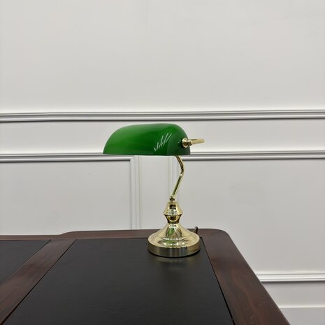 Klassieke-Bureaulamp-notaris-lamp-bankierslamp-messing-met-groen-glas-glazend