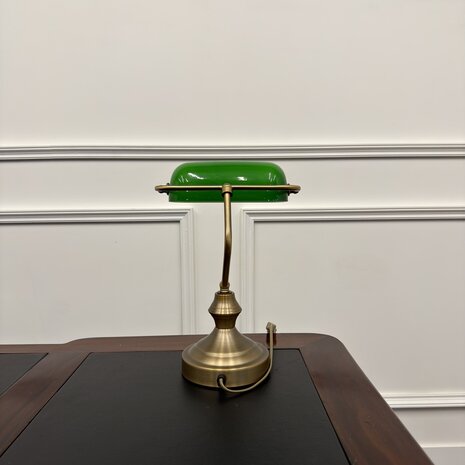 Klassieke-Bureaulamp-notaris-lamp-bankierslamp-messing-met-groen-glas-mat-2