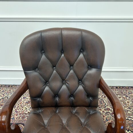 Klassiek-Antiek-Engels-Oud-Chesterfield-Bureaustoel-Desk-President-Chair-Bruin-Leder