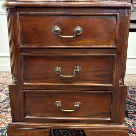 Klassiek-Antiek-Engels-Oud-Chesterfield-Bureau-Desk-Partnerdesk-Groen-Leder