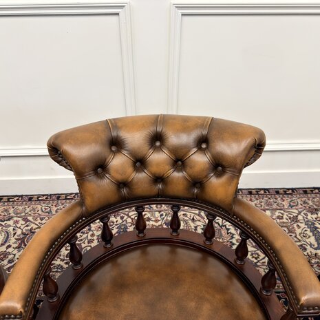 Klassiek-Engels-Antiek-Oud-Vintage-Springvale-Chesterfield-Set-Stoelen-Bureaustoel-Captain-Chair-Bruin-Cognac-Leder