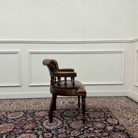 Klassiek-Engels-Antiek-Oud-Vintage-Springvale-Chesterfield-Set-Stoelen-Bureaustoel-Captain-Chair-Bruin-Cognac-Leder
