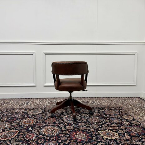 Klassiek-Engels-Antiek-Oud-Vintage-Wade-Chesterfield-Bureaustoel-Captain-Chair-Bruin-Leder-3