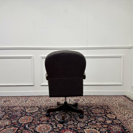 Klassieke-Chesterfield-bureaustoel-office-chair-bruin-3