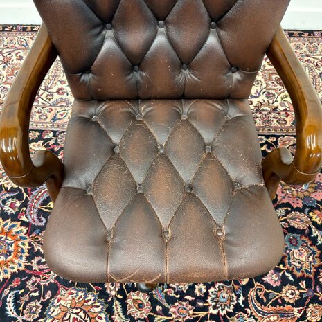 Klassieke-Chesterfield-bureaustoel-office-chair-bruin-6