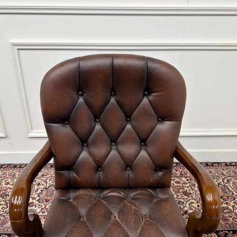 Klassieke-Chesterfield-bureaustoel-office-chair-bruin-4