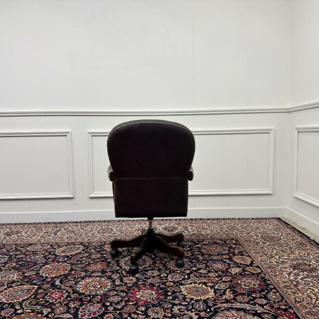 Klassieke-Chesterfield-bureaustoel-office-chair-bruin-3