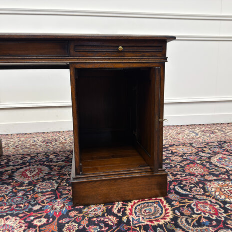 Klassiek-Engels-Oud-Antiek-Vintage-Chesterfield-RAC-Royal-Antique-Collection-Bureau-Desk-Bruin-Leder