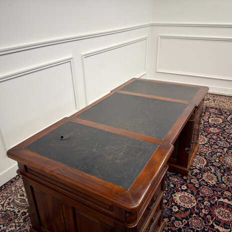 Klassiek-Engels-Oud-Antiek-Chesterfield-Vintage-Bureau-Desk-Partnerdesk-Zwart-Leder