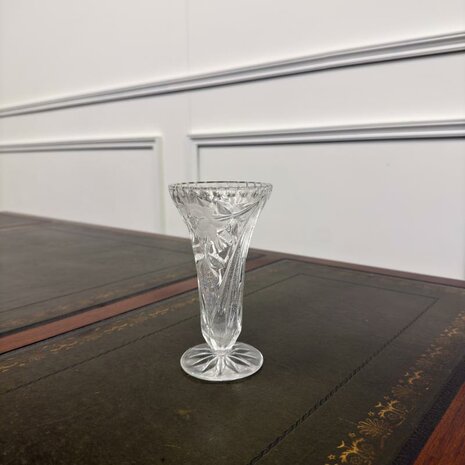 Art-Nouveau-crystal-vase-2