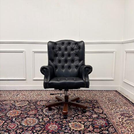 Klassiek-Engels-Antiek-Oud-Vintage-Chesterfield-Rochester-Bureaustoel-Director-Chair-Zwart-Leder