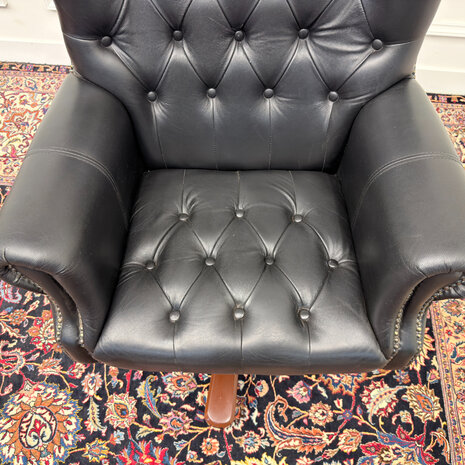 Klassiek-Engels-Antiek-Oud-Vintage-Chesterfield-Rochester-Bureaustoel-Director-Chair-Zwart-Leder