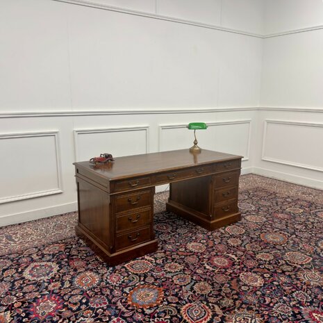 Klassiek-Engels-Antiek-Oud-Vintage-Chesterfield-Eiken-Eichholtz-Bureau-Desk