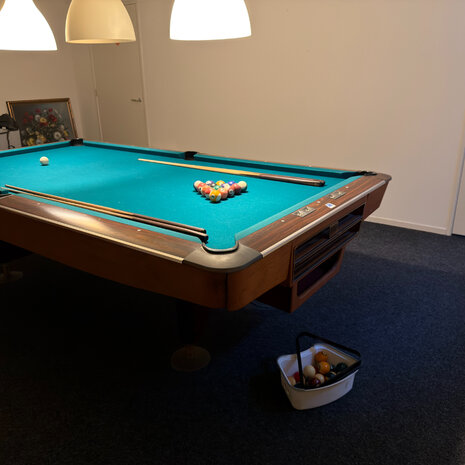Complete-Pooltafel-met-4-keuen-en-accessoires