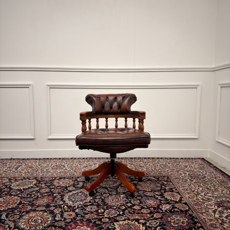 Klassiek-Engels-Antiek-Oud-Vintage-Chesterfield-Bureaustoel-Captain-Chair-Oxblood-Leder