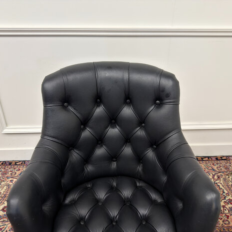Klassiek-Engels-Vintage-Antiek-Oud-Chesterfield-Bureaustoel-Stoel-Director-Directors-Chair-Zwart-Leder