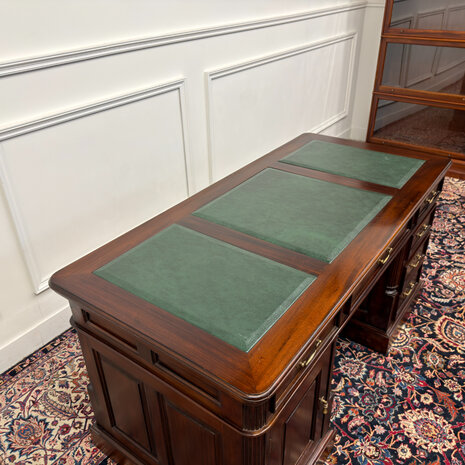 Klassiek-Engels-Antiek-Vintage-Chesterfield-Bureau-Desk-Groen-Leder