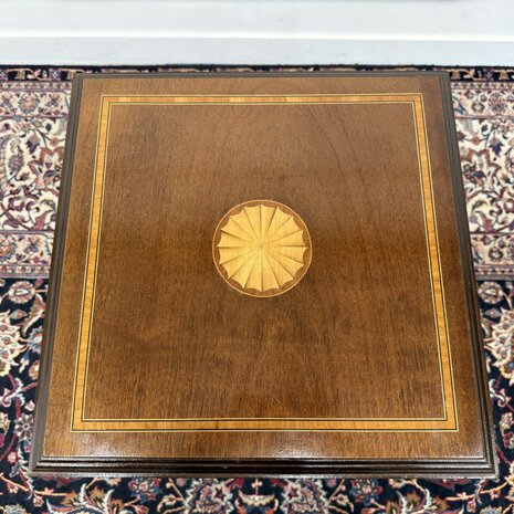 Klassiek-Engels-Antiek-Oud-Vintage-Chesterfield-Boekenmolen