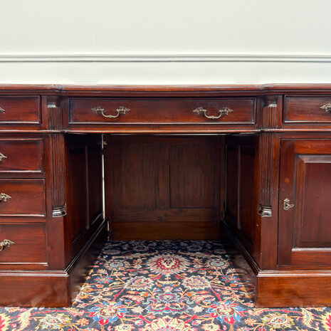 Klassiek-Engels-Antiek-Oud-Vintage-Chesterfield-Bureau-Desk-Groen-Leder-met-Achterschot