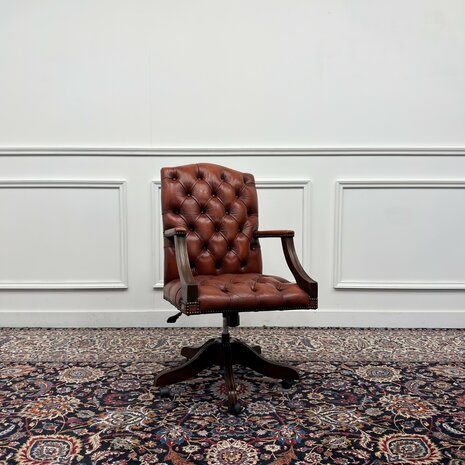 Klassiek-Engels-Antiek-Oud-Vintage-Chesterfield-Bureaustoel-President-Chair-Rood-Leder