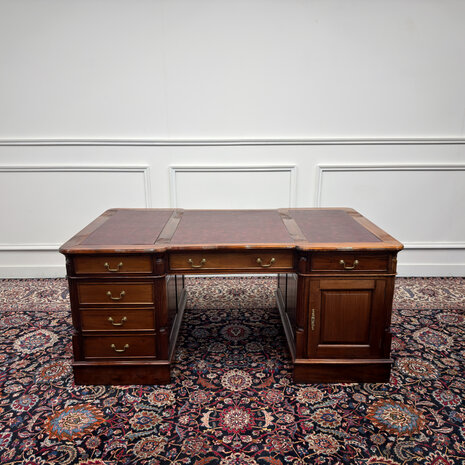 Klassiek-Oud-Antiek-Engels-Vintage-Chesterfield-Bureau-Desk-Partnerdesk-Bordeaux-Rood-Leder