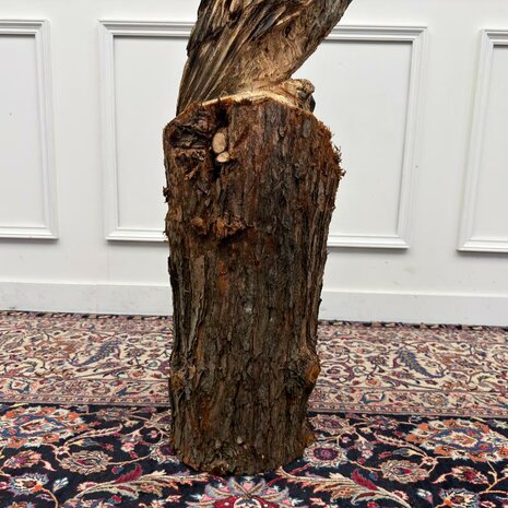 Groot-houtsnijwerk-kunstwerk-uil-op-boomstam-met-oren-6