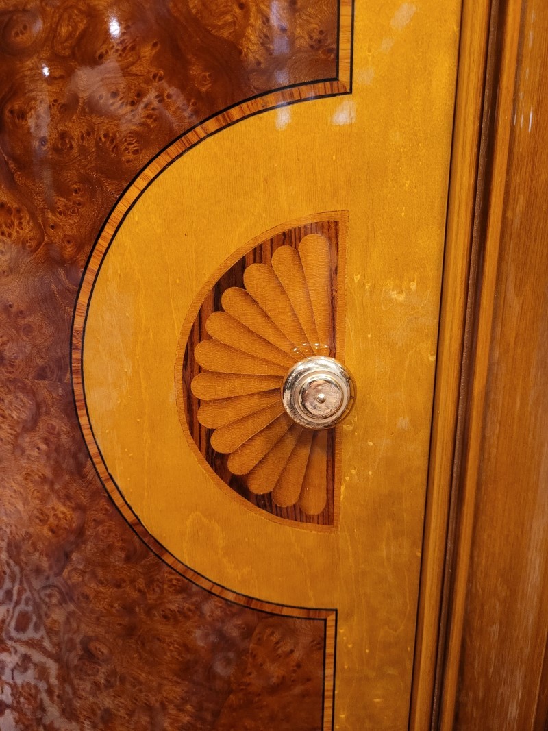 Inlegwerk Klassieke en Engelse boekenkast notenhout en cederhout