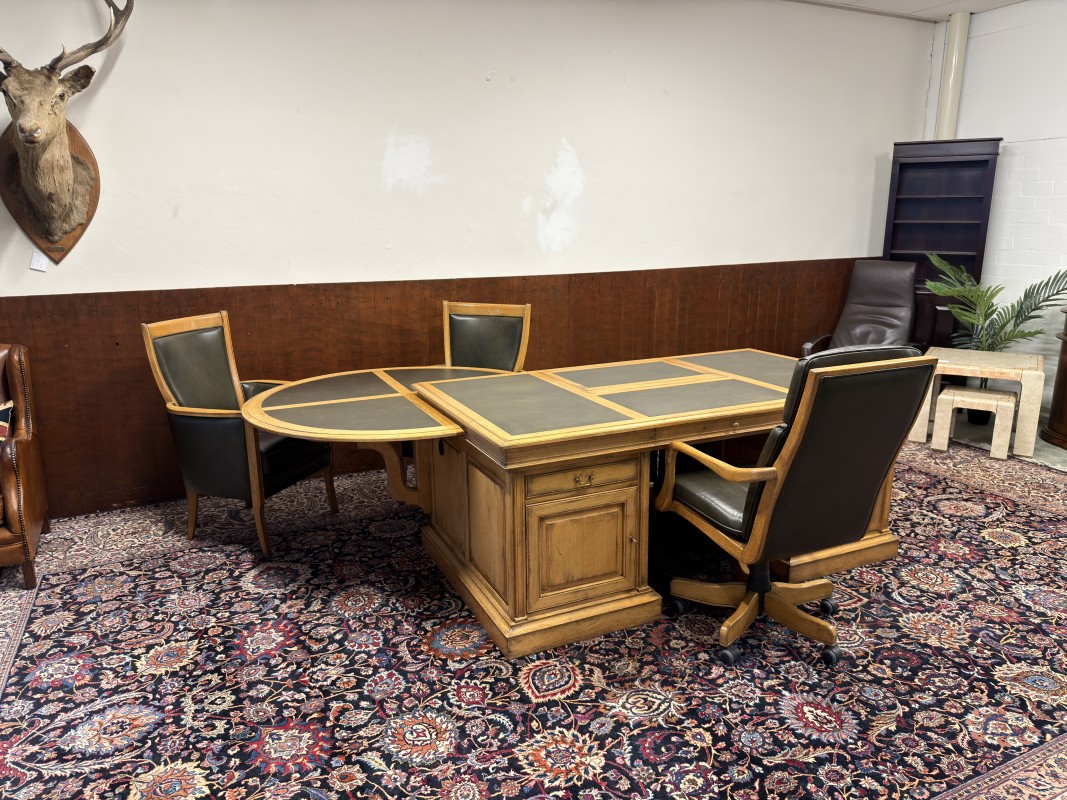 Sfeerbeeld interieur Antieke, Klassieke en Chesterfield bureaustoelen 2