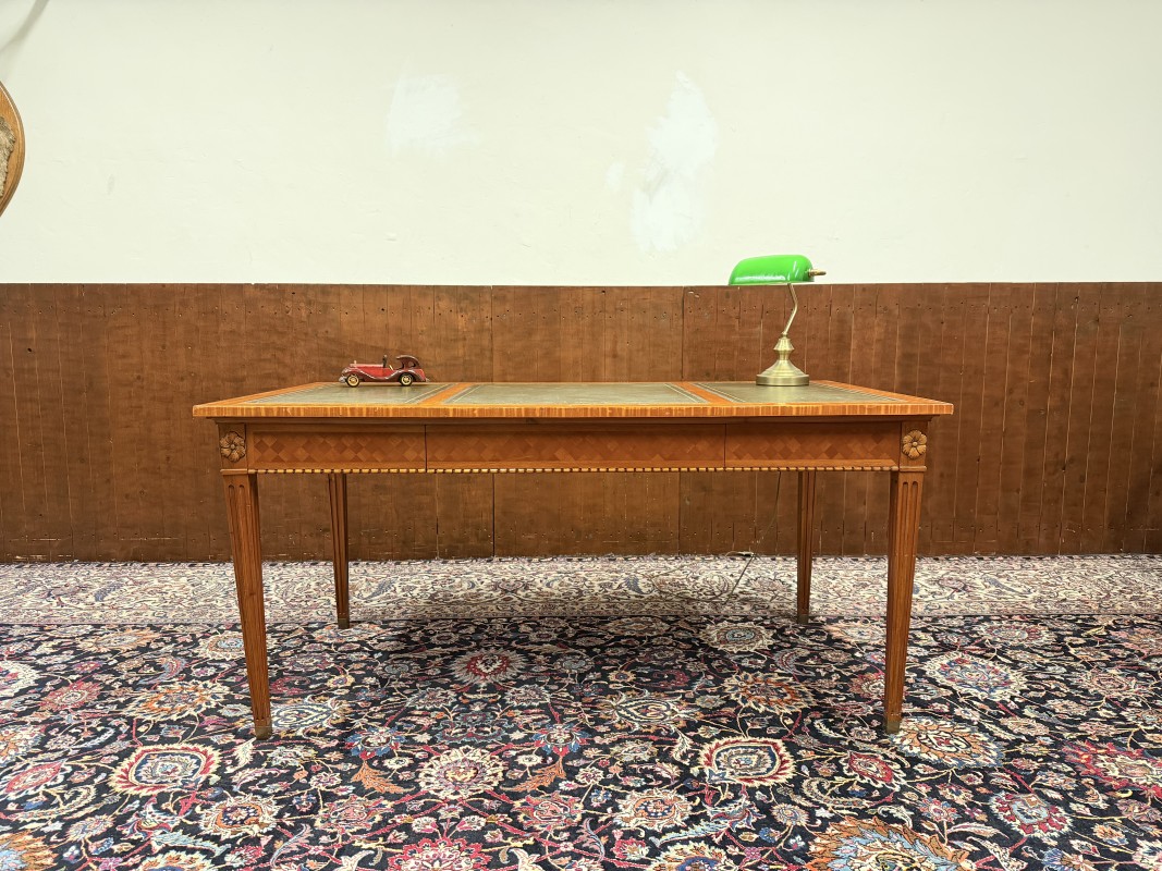 Klassiek-Antiek-Oud-Engels-Chesterfield-Schrijftafel-Bureau-Desk-met-Groen-Leder-Ingelegd