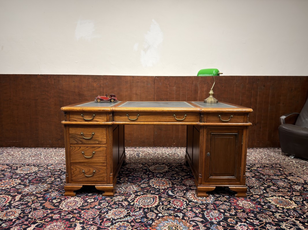 Klassiek-Engels-Antiek-Oud-Chesterfield-Bureau-Desk-Groen-Leder-Ingelegd