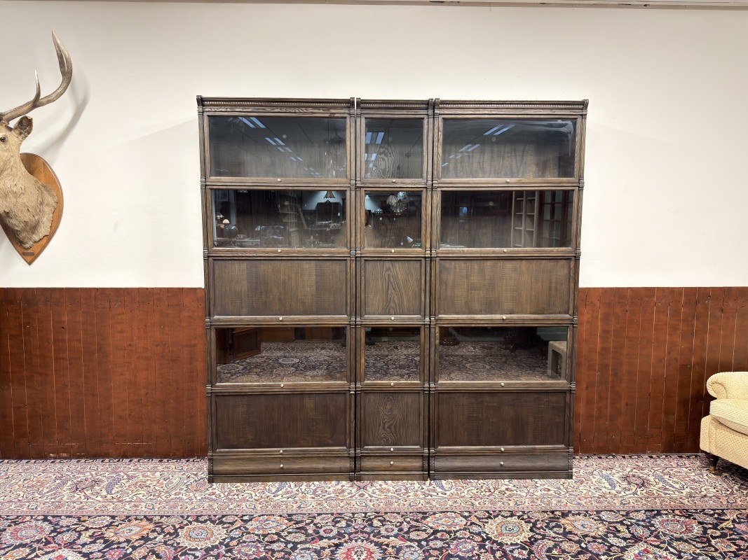 Originele Globe Wernicke ambassador boekenkast donker eik open nerf