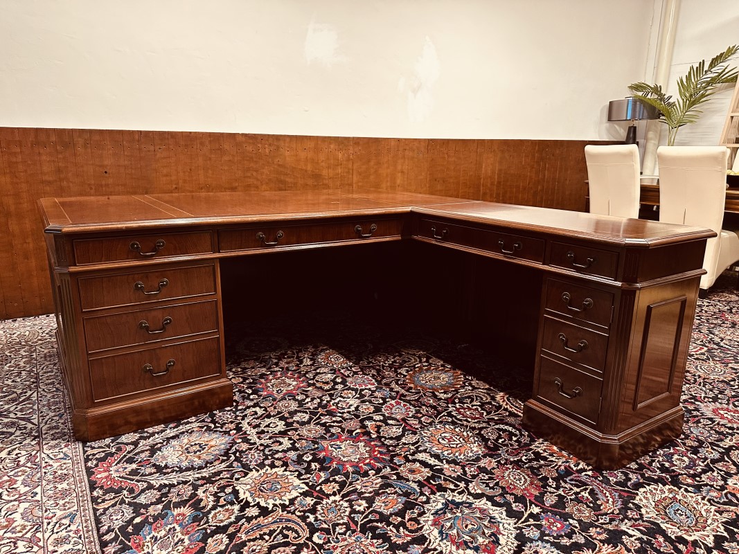 Klassiek-Engelse-Engels-Antiek-Oud-Bureau-Hoekbureau-Desk-Partnerdesk-Chesterfield