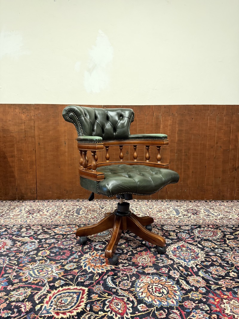 Klassieke Engelse Captain chair bureaustoel groen
