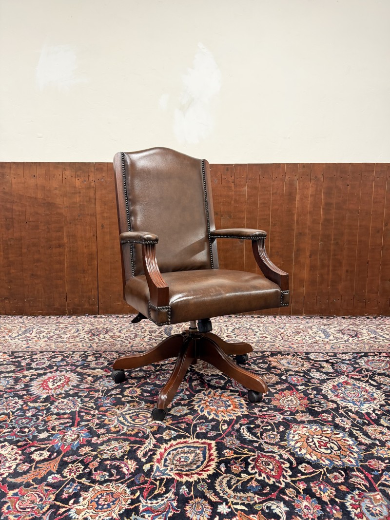 Leerkleur Donker bruin voor Antieke, Klassieke, Engelse en Chesterfield bureaustoelen