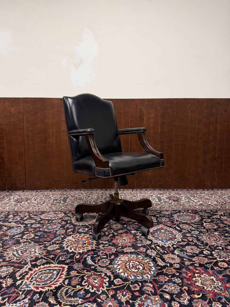 Leerkleur Zwart voor Antieke, Klassieke, Engelse en Chesterfield bureaustoelen