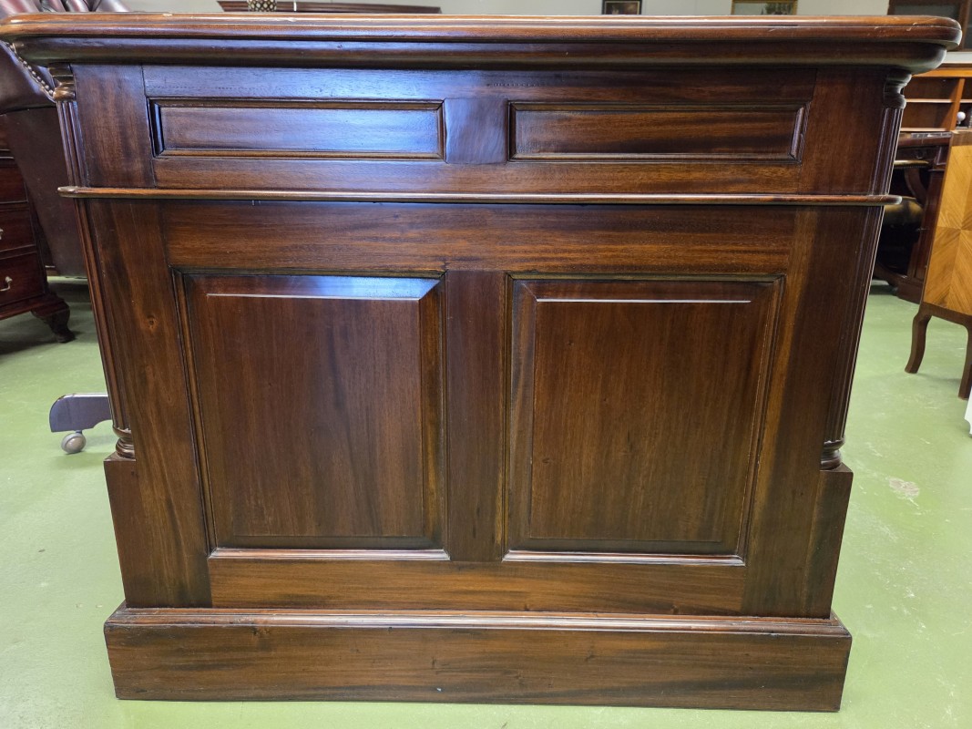 Stijl kenmerk Antiek Klassiek Engels bureau 5