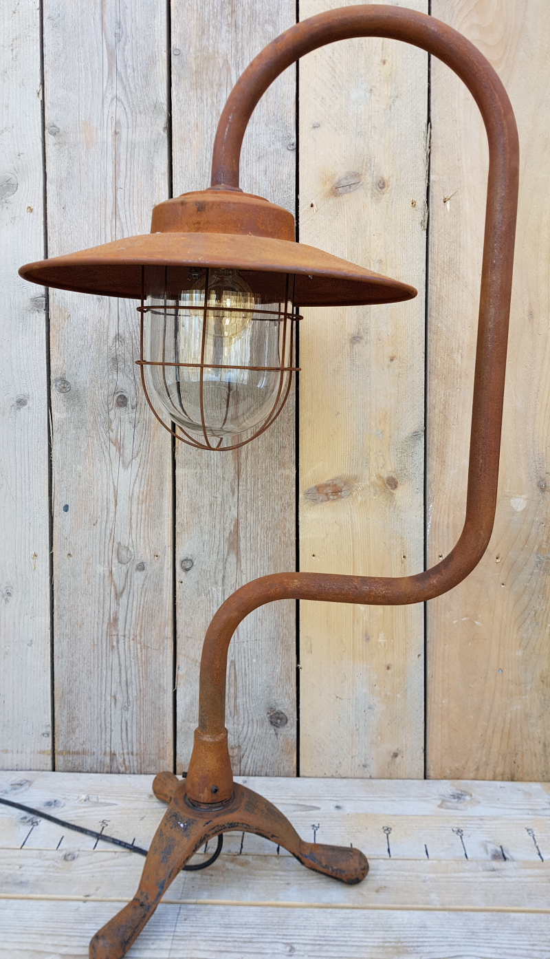 Cottage-tafellamp-vloerlamp-rustiek-roest