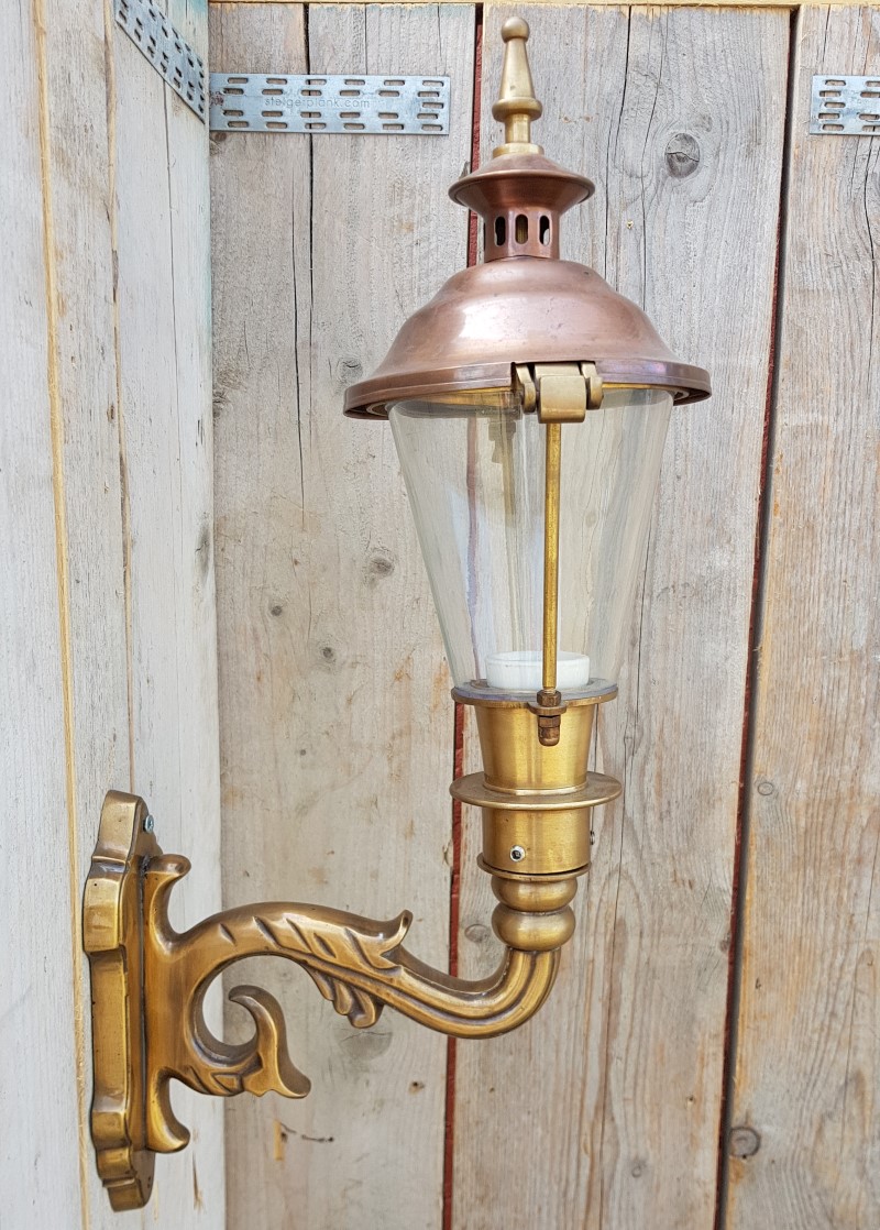 Antike klassische Außenlampe aus Messing und Kupfer