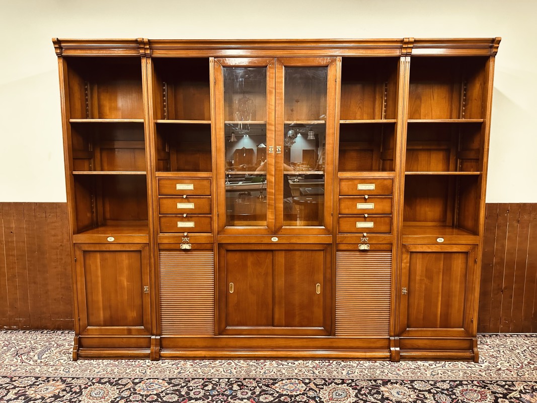 Antieke italiaanse kantoor kast