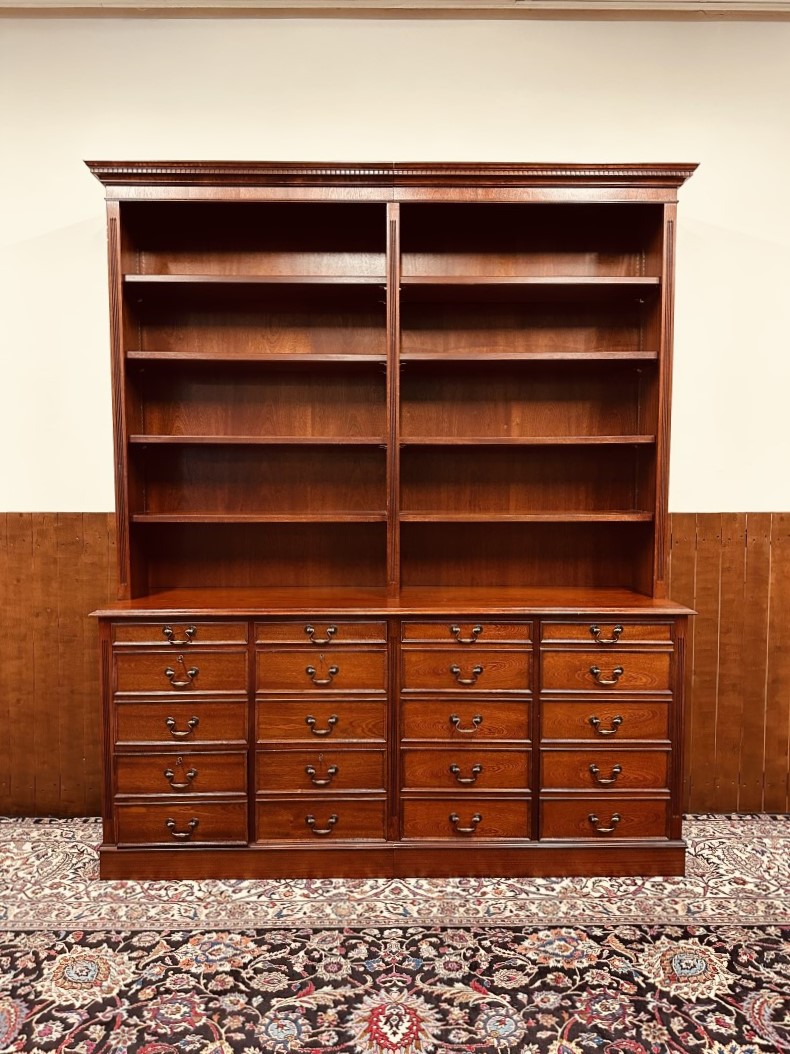 Klassieke Engelse ladekast kantoorkast archiefkast