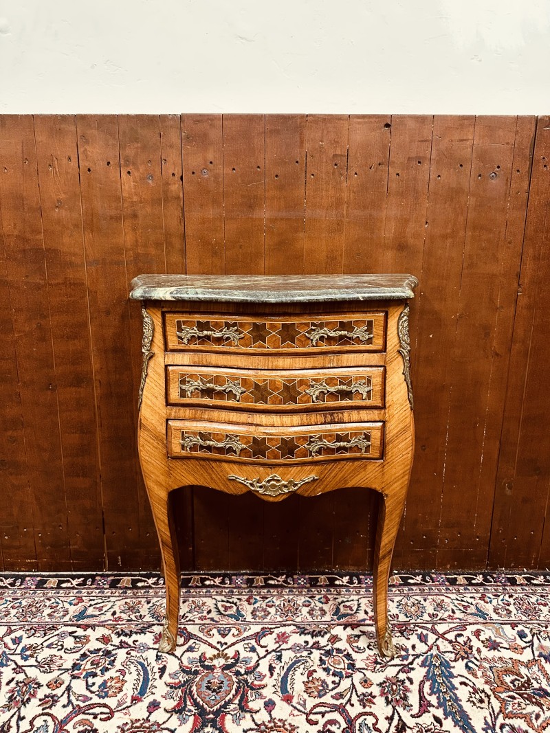 Antieke Franse barok sidetable
