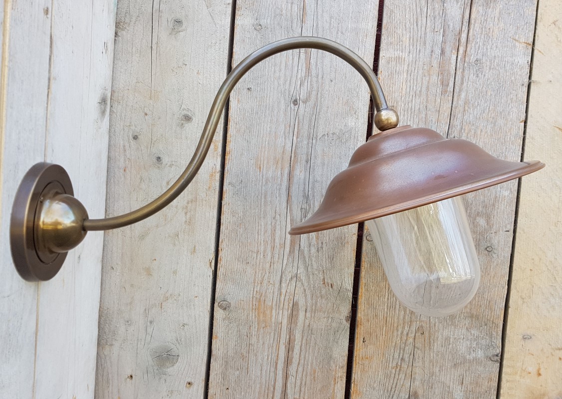 Ländliche Stalllampe Bauernhofleuchte aus Kupfer und Messing