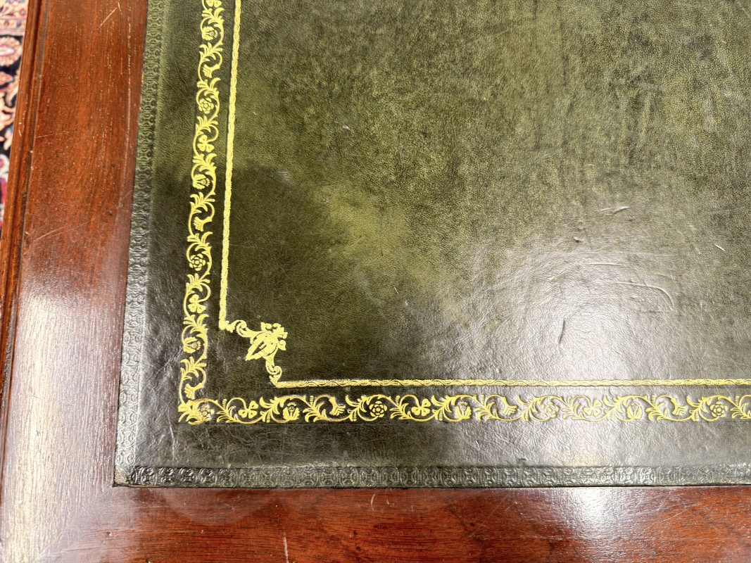 Detail foto lederen inleg tafel