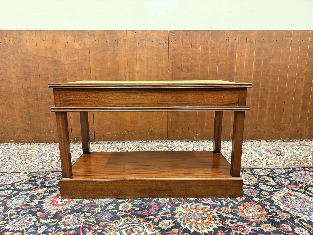 Antieke Engelse sidetable van mahonie met lederen blad