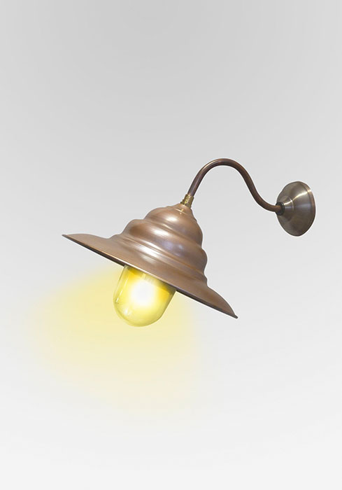 Landelijke-rustieke-stallamp-wandlamp-van-koper