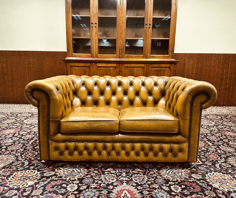 Chesterfield bank 2-zits bruin