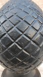 Grote brocante gietijzeren dennenappel